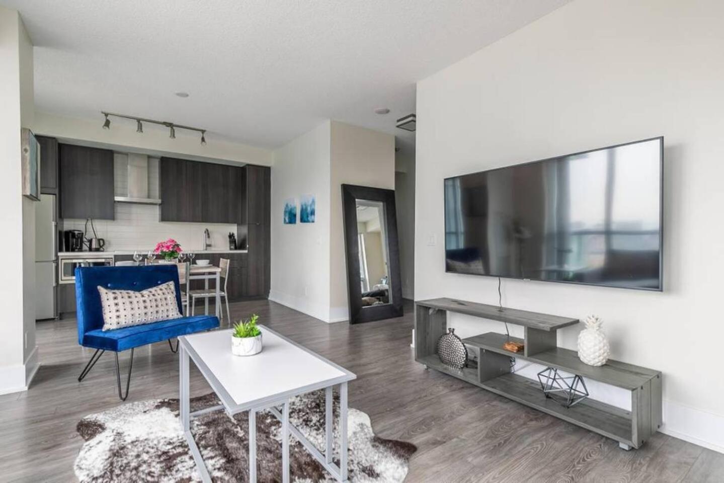 Luxury 1Br Condo - King Bed With City Views Toronto Eksteriør bilde